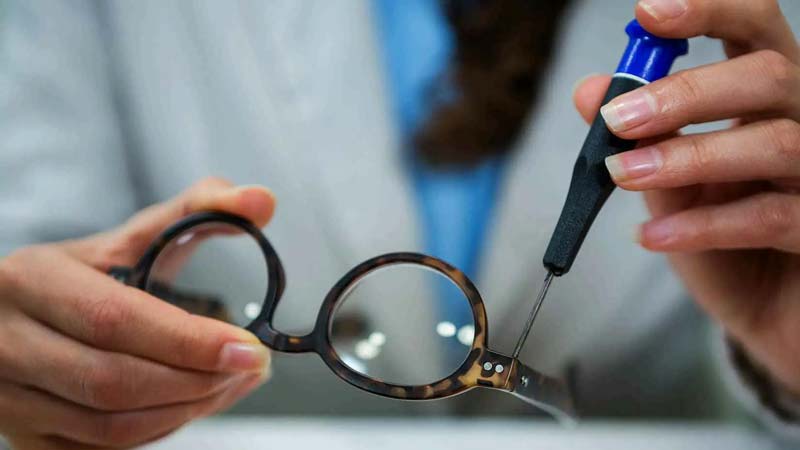 تعمیرات عینک طبی و آفتابی در مشهد
