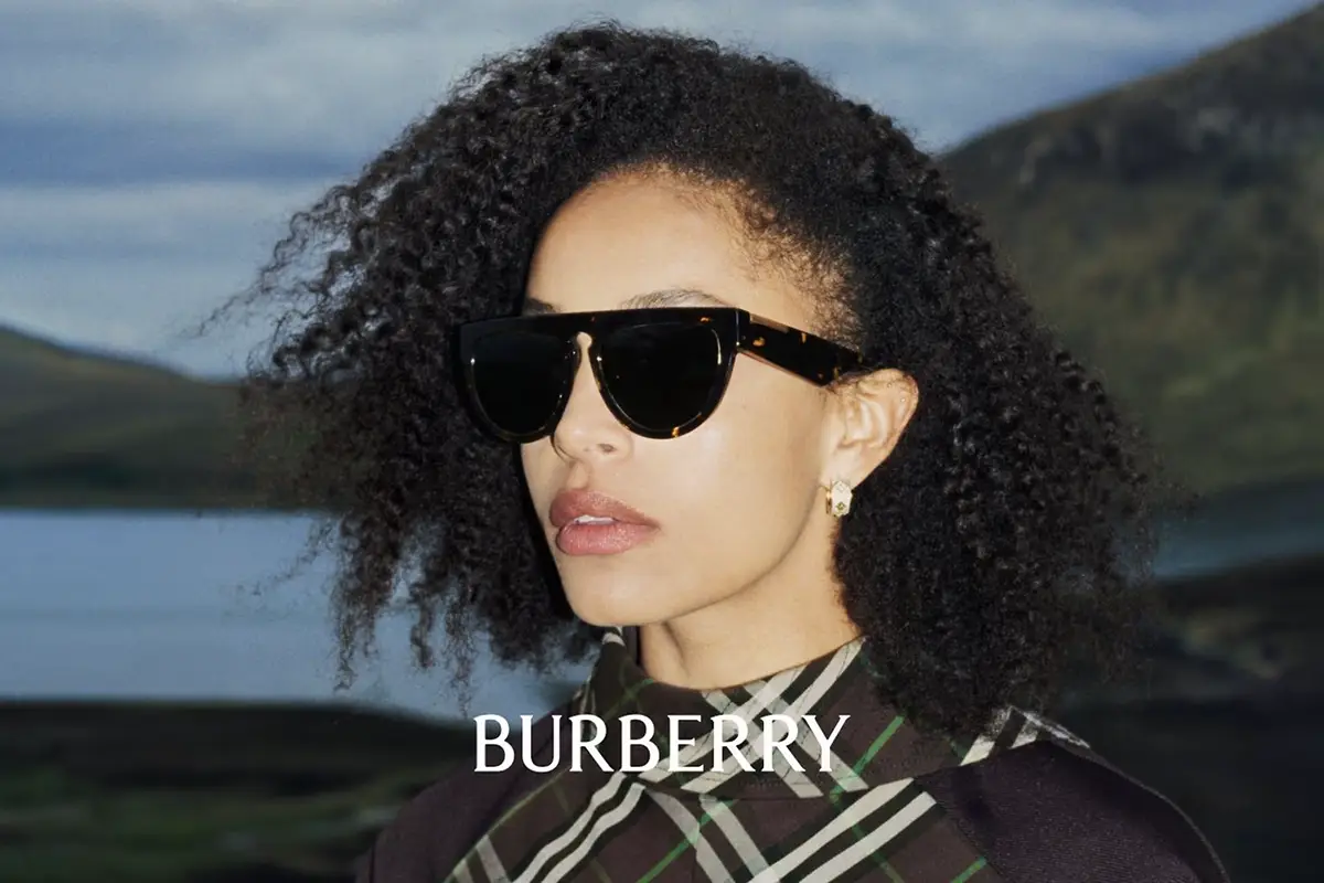 برند عینک Buberry